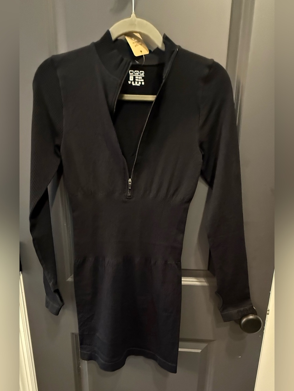 new Long-Sleeve Black Ribbed Zip-Front Dress